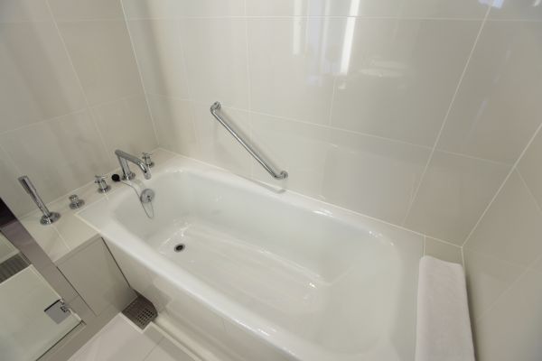 Cost of Bathtub Repair in Glendale